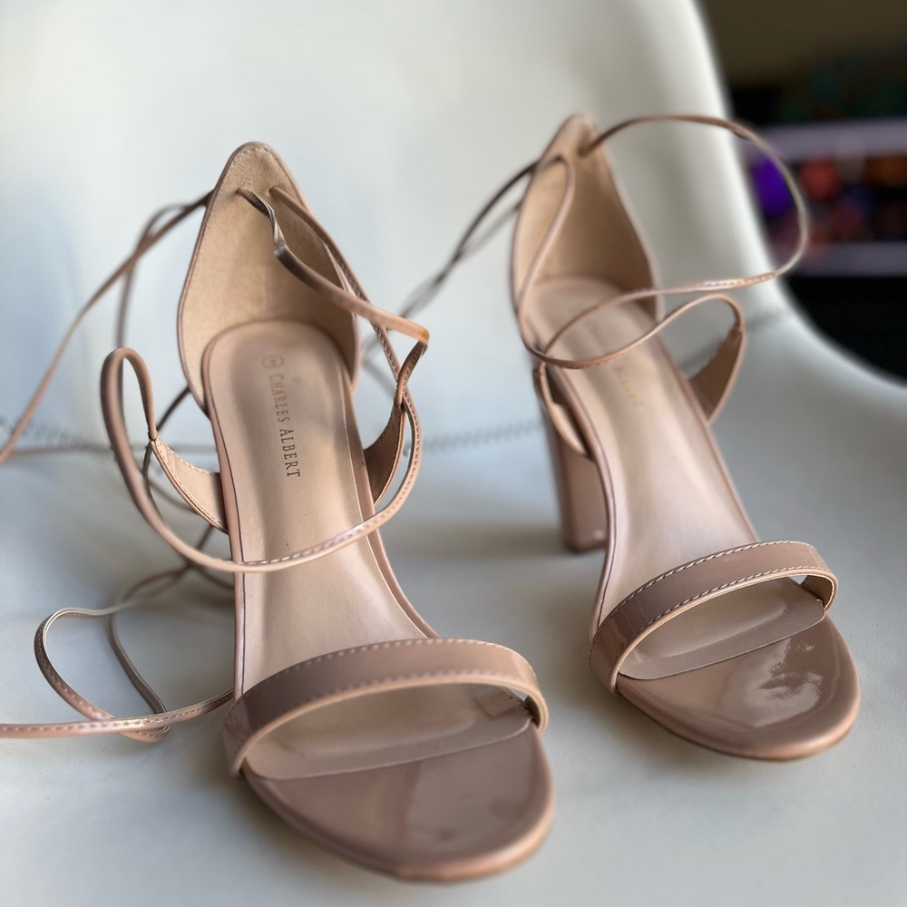 Nude Strapy Heels 👠